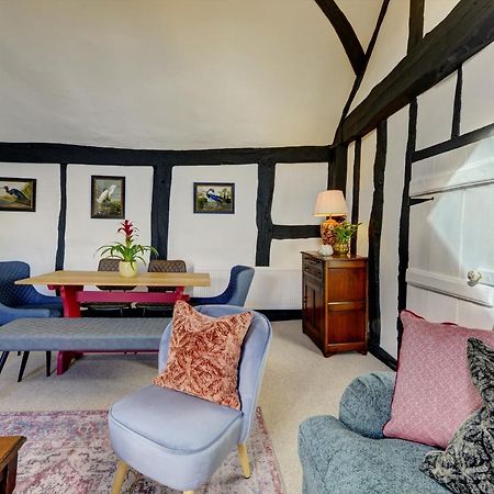 Loft Cottage By Spa Town Property - 2 Bed Tudor Retreat Near To Stratford-Upon-Avon, Warwick & Solihull Bagian luar foto